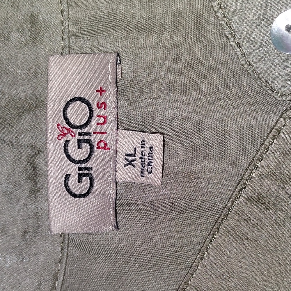 Gigio Blouse - Picture 10 of 11